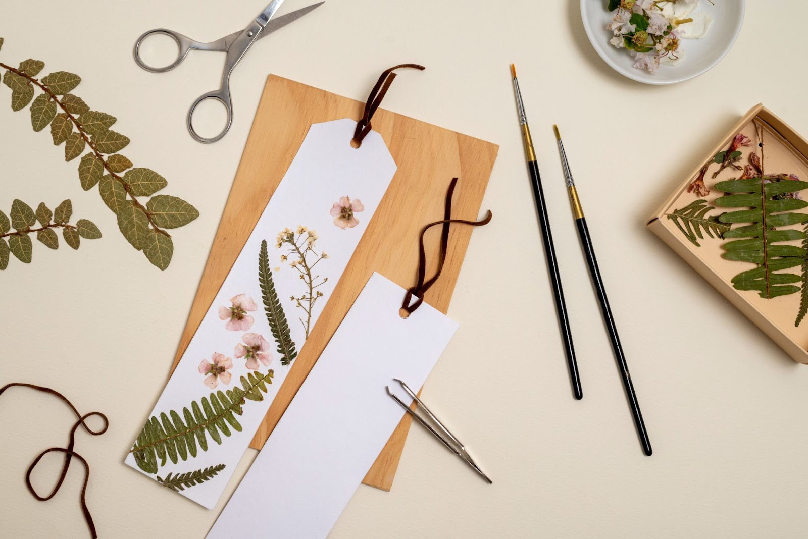 Como Criar Marcadores de Página Artísticos para Presentear ou Vender