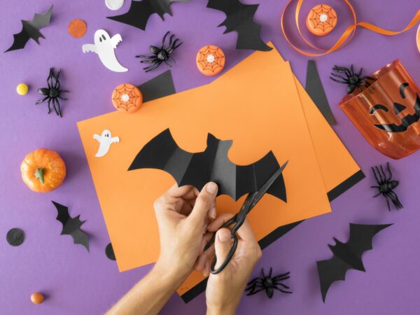 Halloween Criativo: Ideias de Decoração e Arte com Papelaria e Pintura