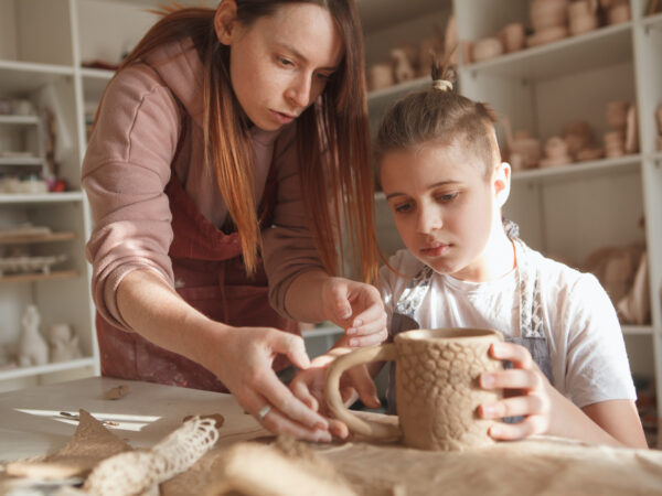 Presentes Manuais com Propósito: Como Fazer Joias de Biscuit ou Cerâmica para Amigos e Família