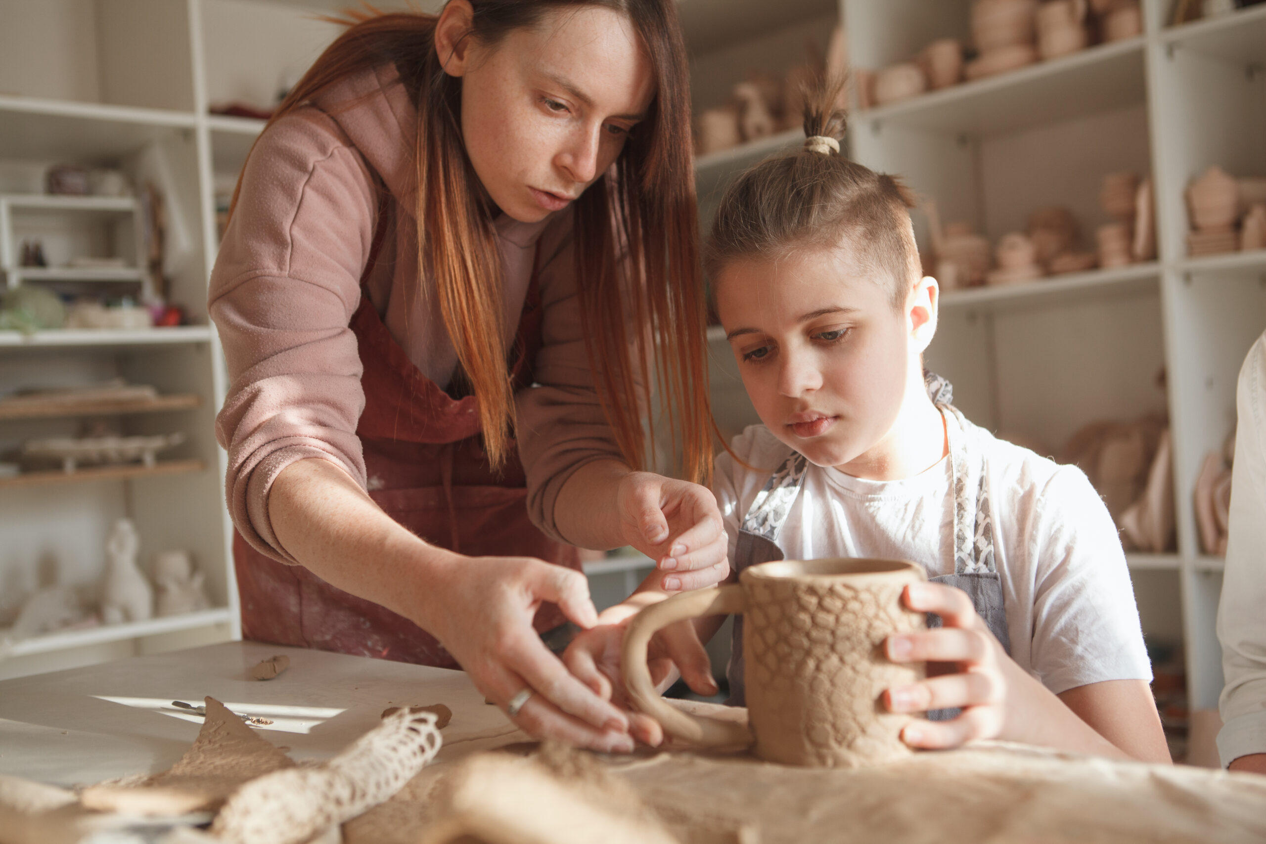 Presentes Manuais com Propósito: Como Fazer Joias de Biscuit ou Cerâmica para Amigos e Família
