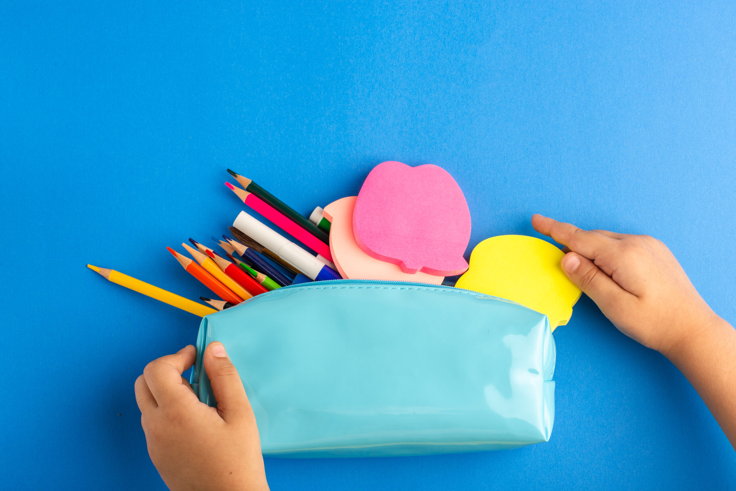 Estojo Criativo Ideal: Materiais Essenciais para Desenho, Escrita e Organização em 2026