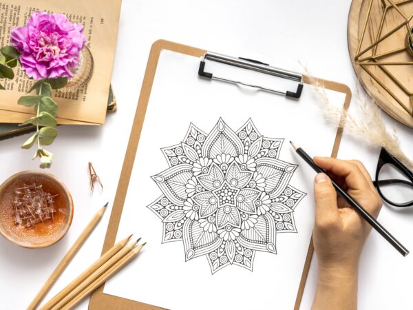Mandala: como criar do zero com compasso e caneta, passo a passo
